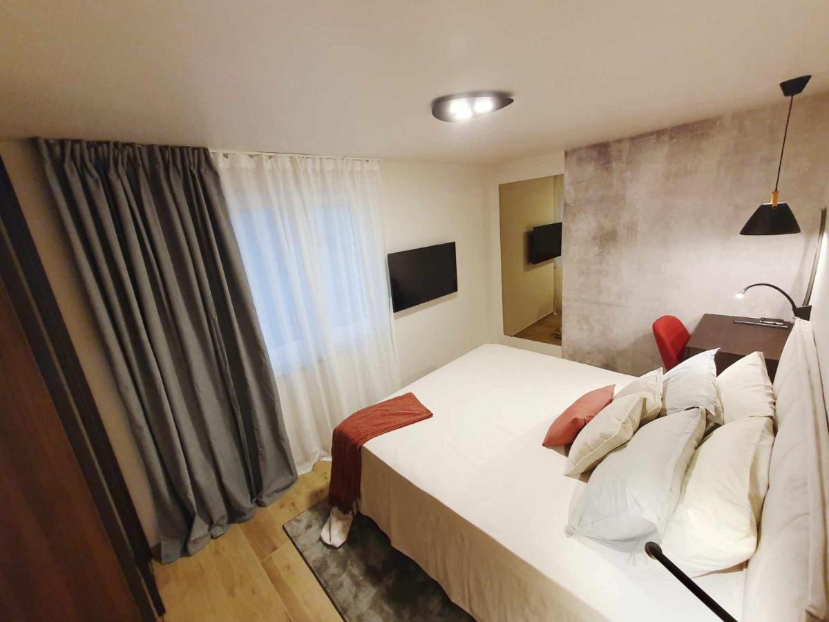 New Ana Design City Center Apartments Πούλα Εξωτερικό φωτογραφία