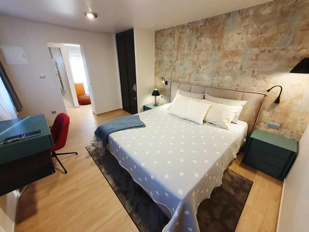 New Ana Design City Center Apartments Πούλα Εξωτερικό φωτογραφία